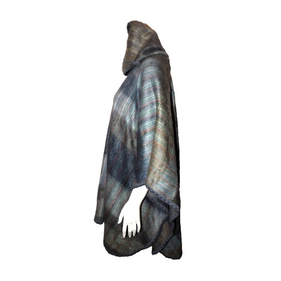 Alpacaloca Ecuadorian Alpaca Blend Cape Shawl Soft Plaid One Size Hooded Button - Picture 4 of 11